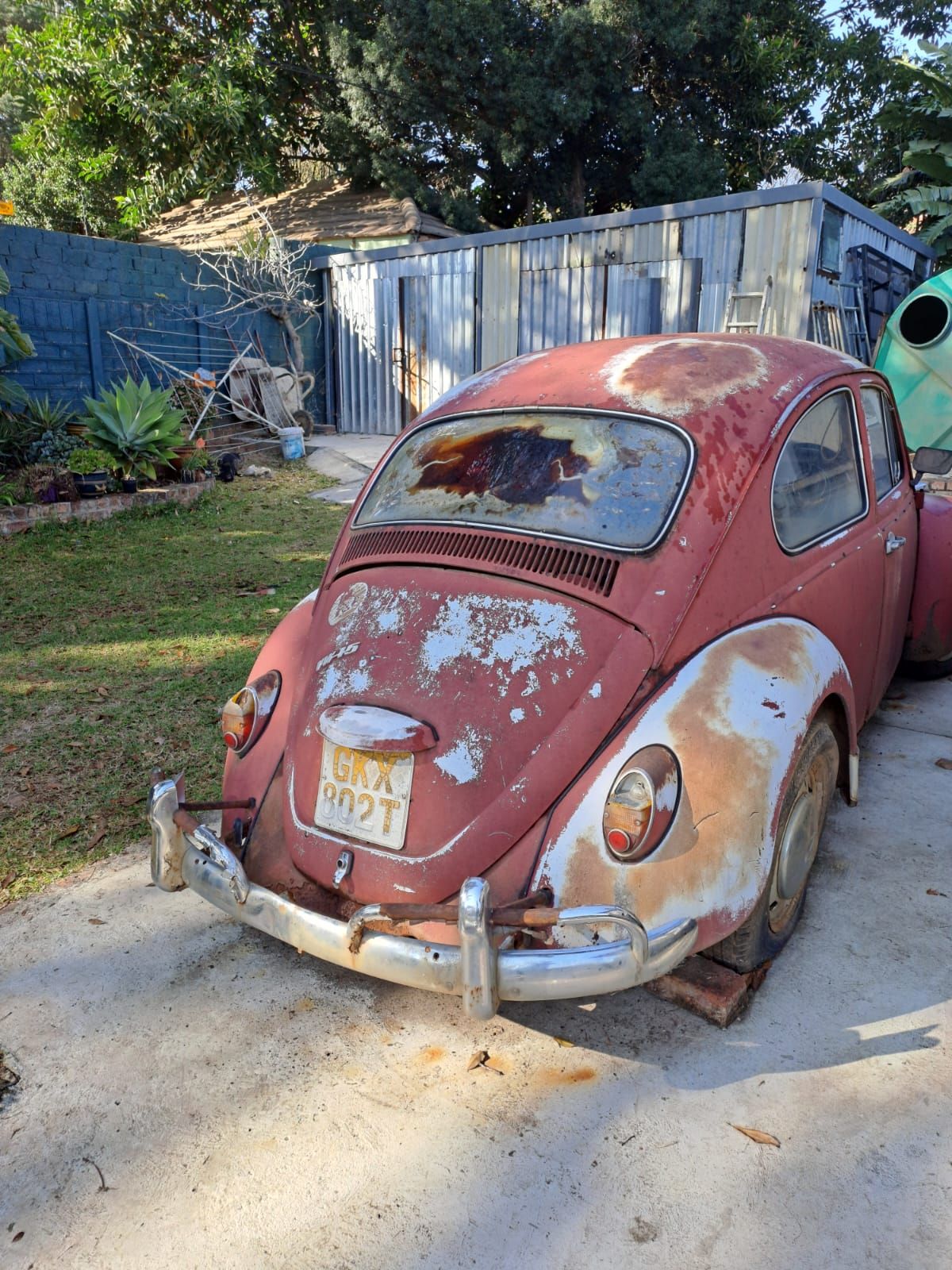 1967 Volkswagen Beetle Non-driving and No Papers. Engine is able to turn (Engine not seized). Sold as is