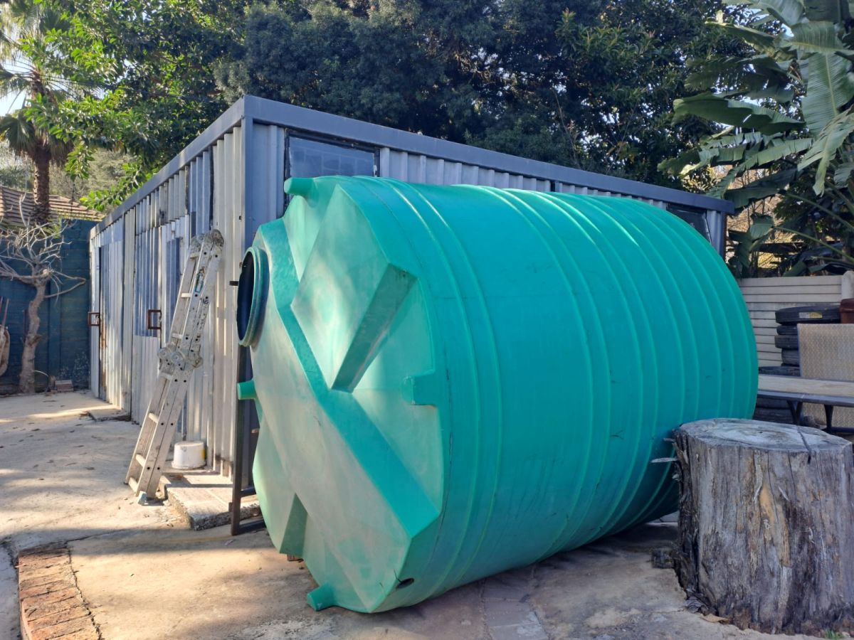 10 000 Litre JOJO water tank in good condition.